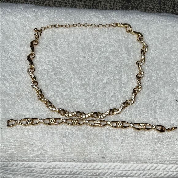 Elegant Gold and Silver Women's Jewelry Set - Picture 1 of 2